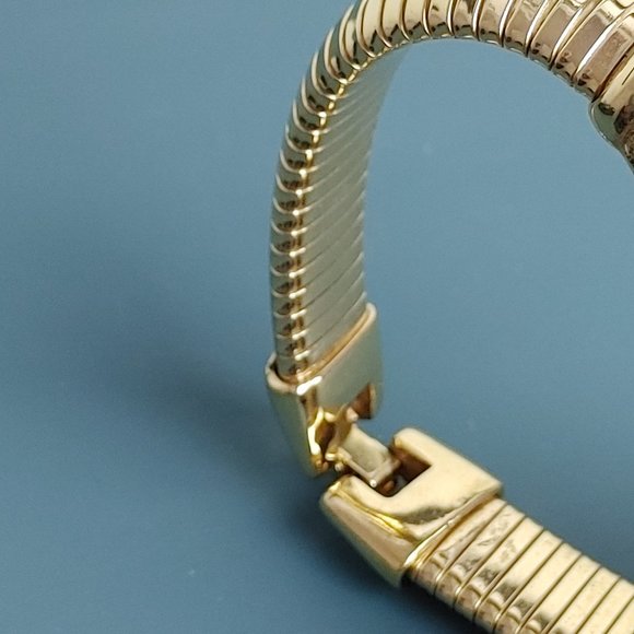 Vtg Gold Tone Flexible Band Women's Bracelet Contemporary with Rhinestones - Picture 4 of 5